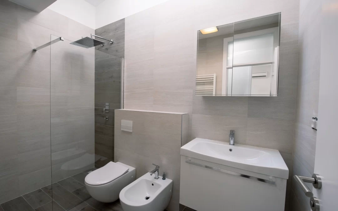 Come arredare un piccolo bagno? Consigli utili